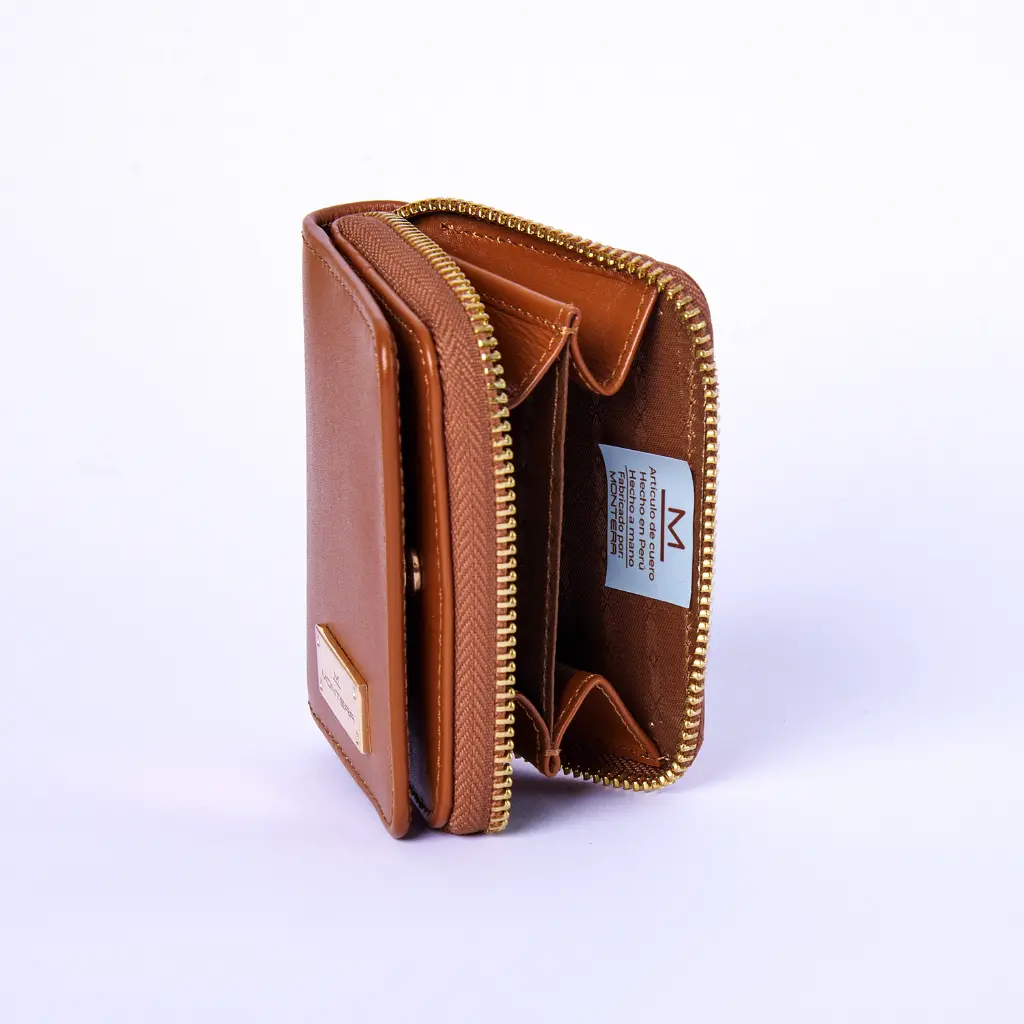 BILLETERA_DE_CUERO_CP_DAMA_TABACO3.webp